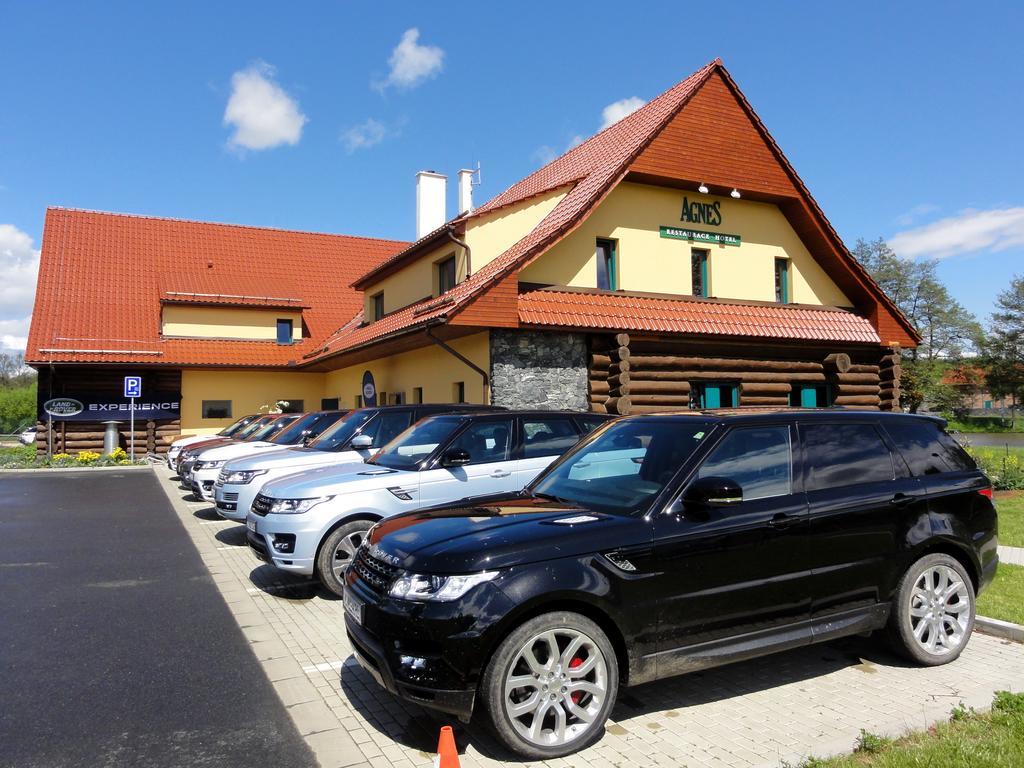 Hotel Agnes Bohdaneč Dış mekan fotoğraf